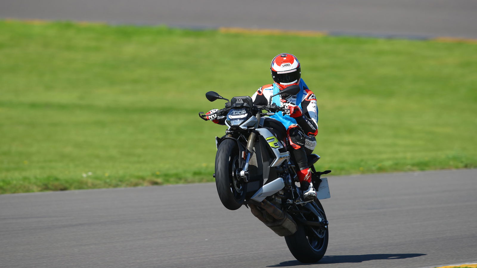 Track tutoring from BSB riders! BMW Motorrad UK Performance Academy launched